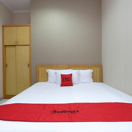 Reddoorz Plus Near Simpang Lima Semarang Exterior foto