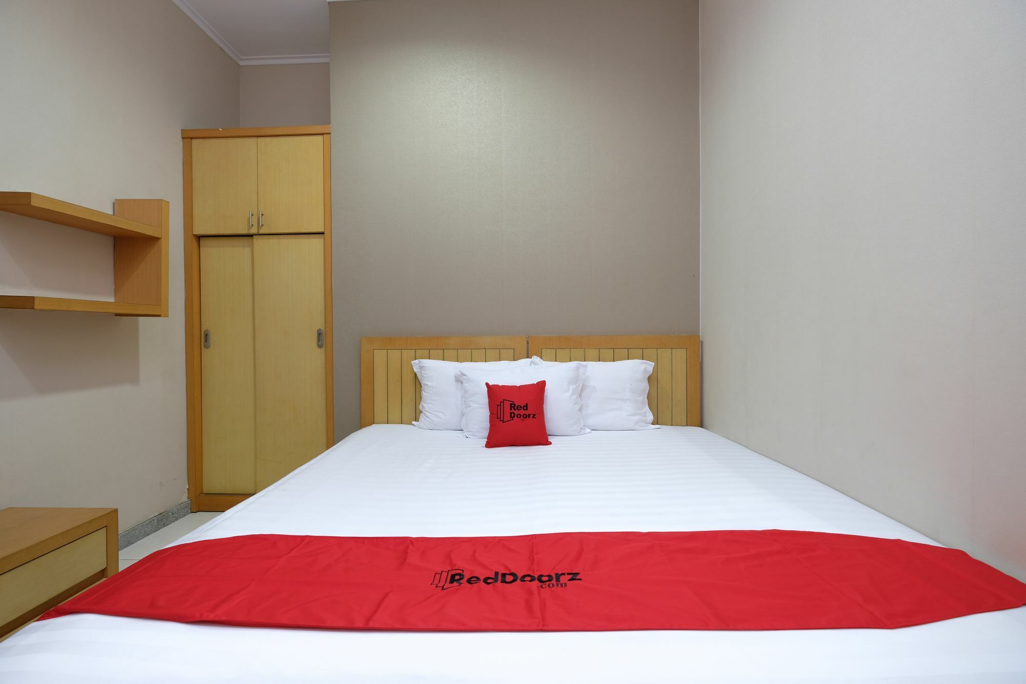 Reddoorz Plus Near Simpang Lima Semarang Exterior foto