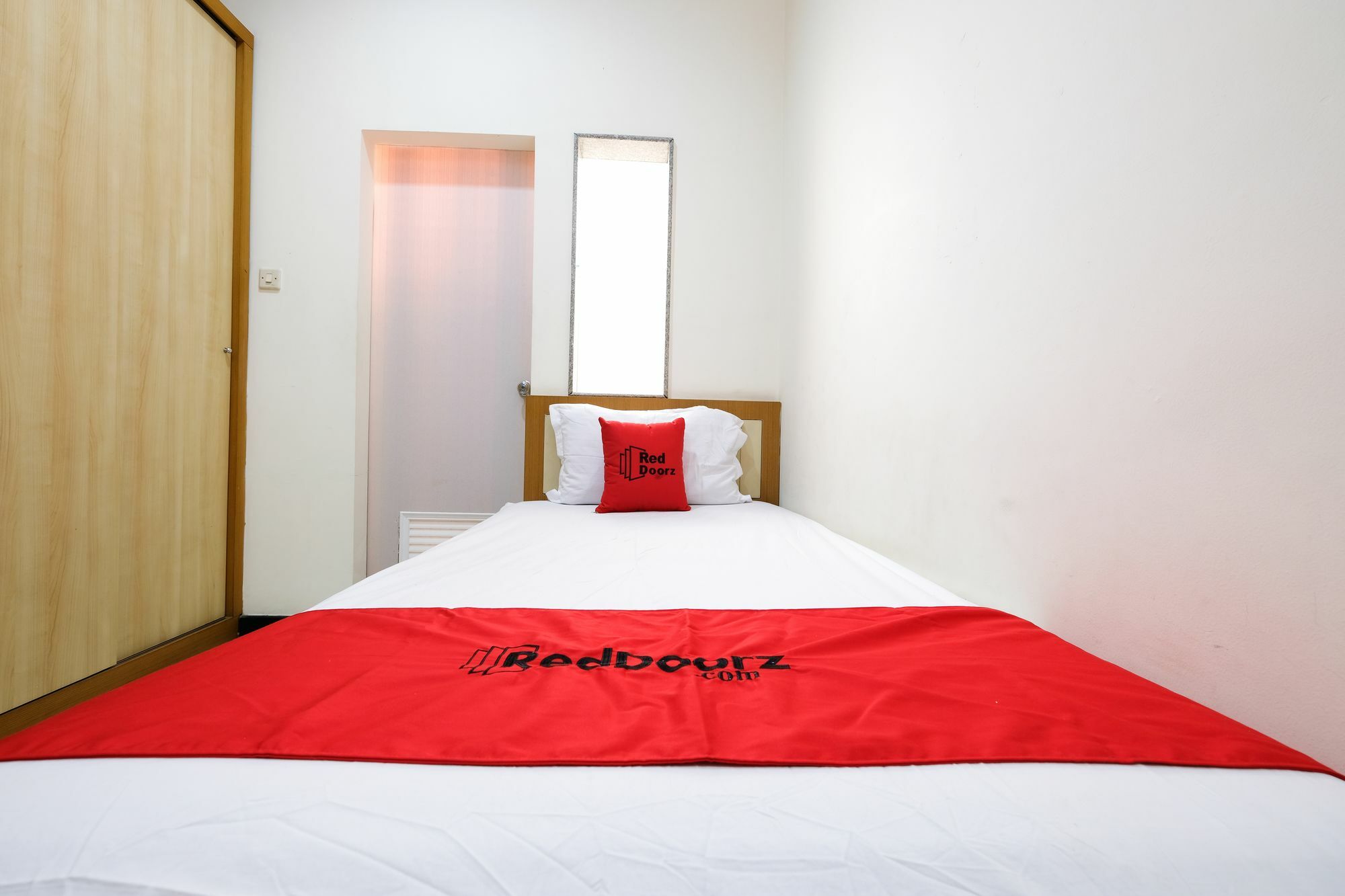 Reddoorz Plus Near Simpang Lima Semarang Exterior foto