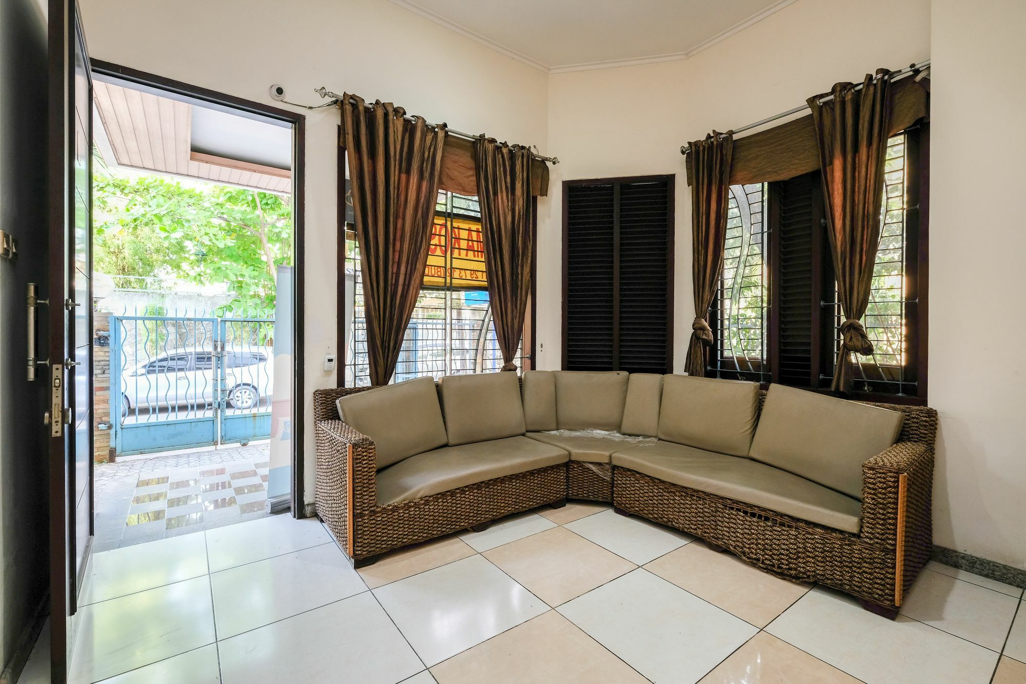 Reddoorz Plus Near Simpang Lima Semarang Exterior foto